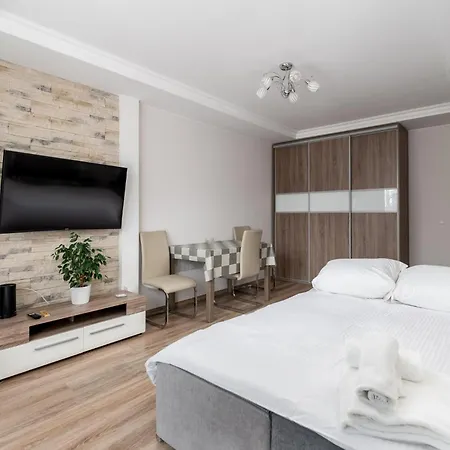 Appartamento Park Bialopradnicki Blue By Bookinghost Cracovia